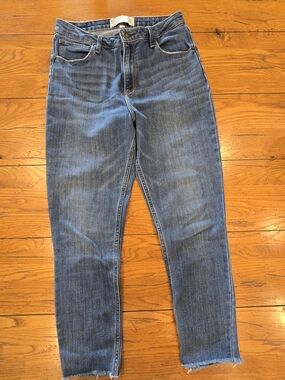 Abercrombie & Fitch High-Rise Ankle Jeans in Medium Blue Size 29 /8R CURVE LOVE